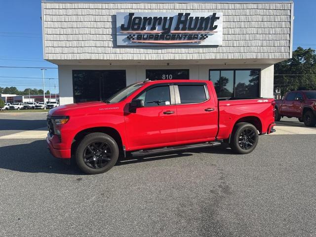 Photo of 2022 Red Chevrolet Silverado 1500
