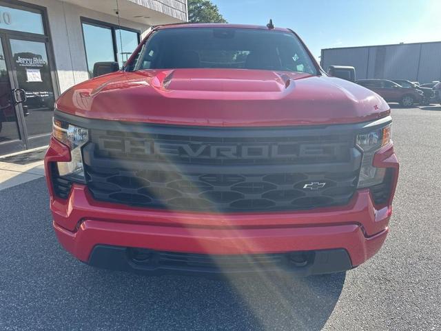 Photo of 2022 Red Chevrolet Silverado 1500