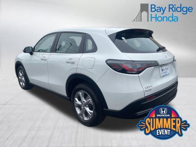 Photo of 2023 Platinum White Pearl Honda HR-V