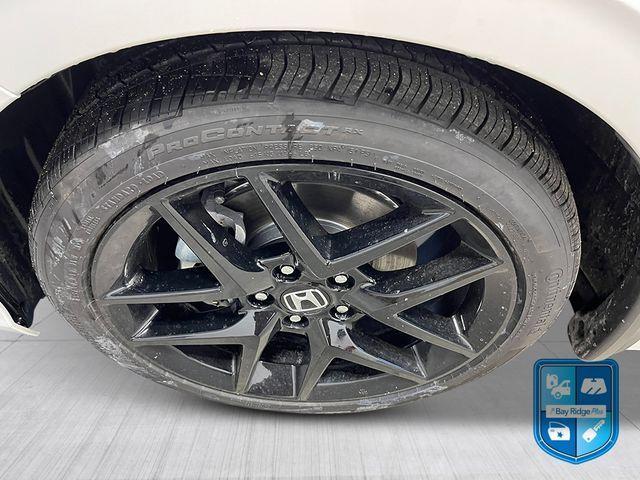 Photo of 2025 Platinum Honda Civic Hybrid