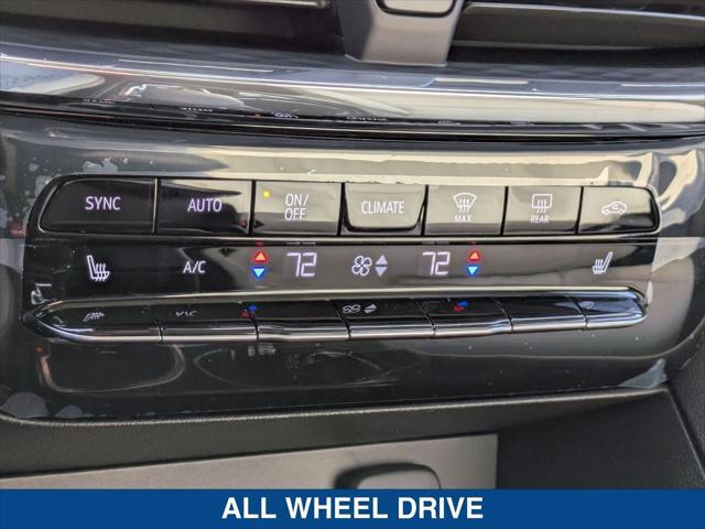 Photo of 2025 White Frost Tricoat Buick Encore GX