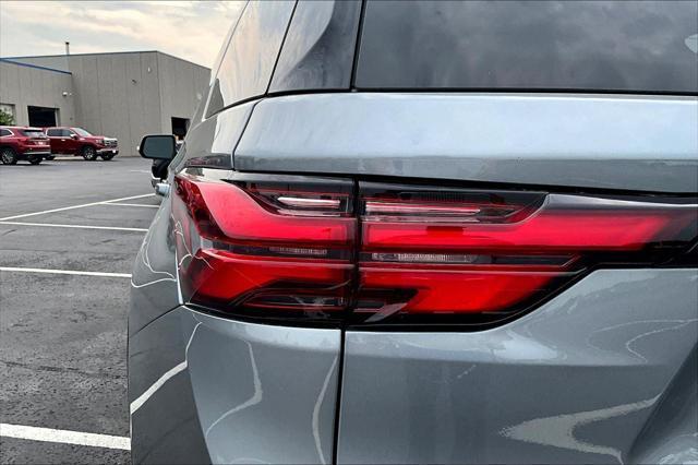 Photo of 2023 Sterling Gray Metallic Chevrolet Traverse