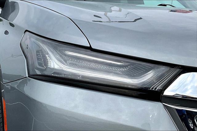 Photo of 2023 Sterling Gray Metallic Chevrolet Traverse