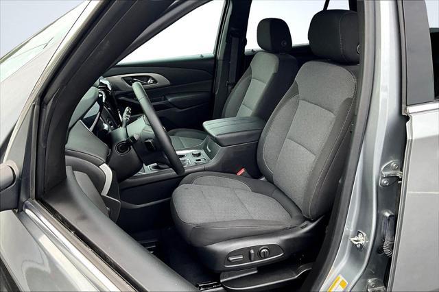 Photo of 2023 Sterling Gray Metallic Chevrolet Traverse