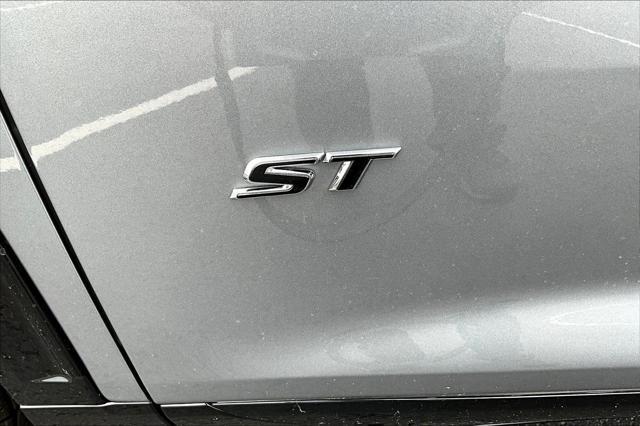 Photo of 2025 Moonstone Gray Metallic Buick Enclave