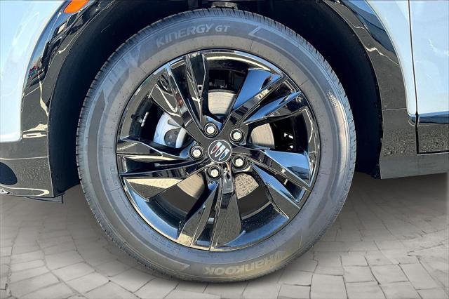 Photo of 2025 Summit White Buick Encore GX