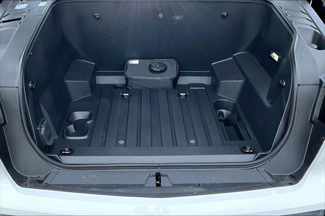 Photo of 2025 Summit White Chevrolet Silverado EV