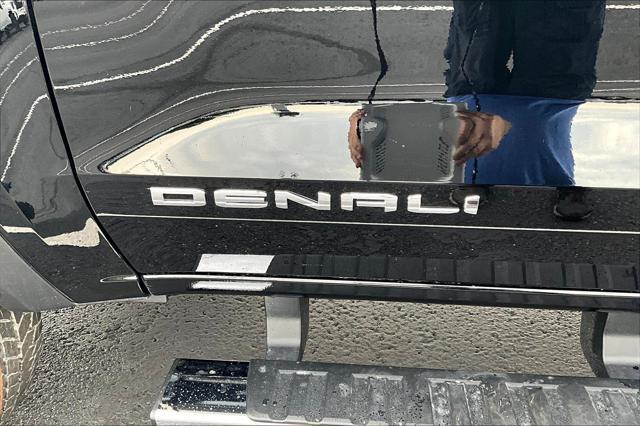 Photo of 2025 Onyx Black GMC Canyon