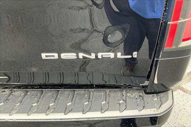 Photo of 2025 Onyx Black GMC Sierra EV