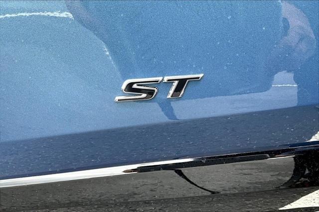 Photo of 2026 Ocean Blue Metallic Buick Encore GX