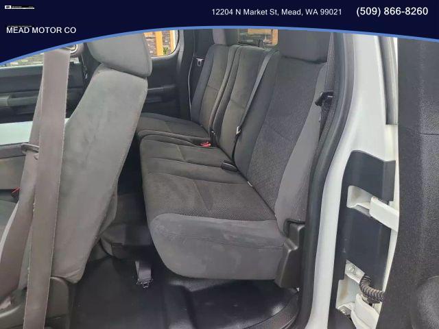 Photo of 2008 White GMC Sierra 1500