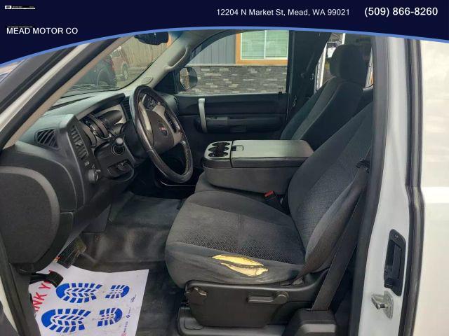 Photo of 2008 White GMC Sierra 1500