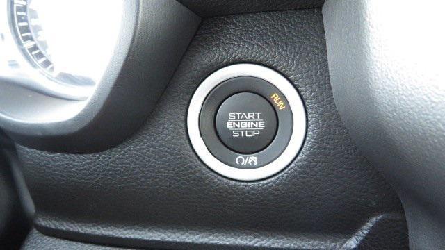 Photo of 2025 Bright White Clearcoat RAM 1500