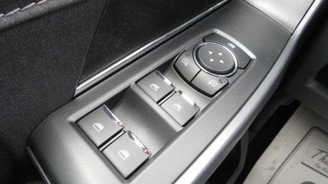 Photo of 2025 Oxford White Ford F-150 Lightning