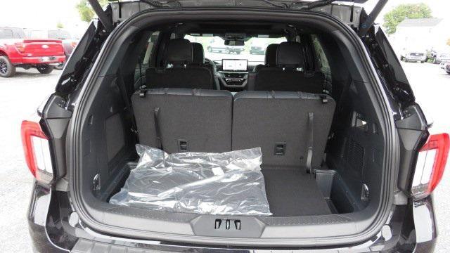 Photo of 2025 Agate Black Metallic Ford Explorer