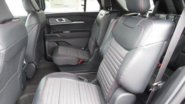 Photo of 2025 Agate Black Metallic Ford Explorer
