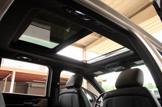 Photo of 2020 Radiant Silver Metallic Cadillac XT6