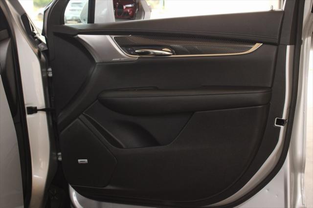 Photo of 2020 Radiant Silver Metallic Cadillac XT6