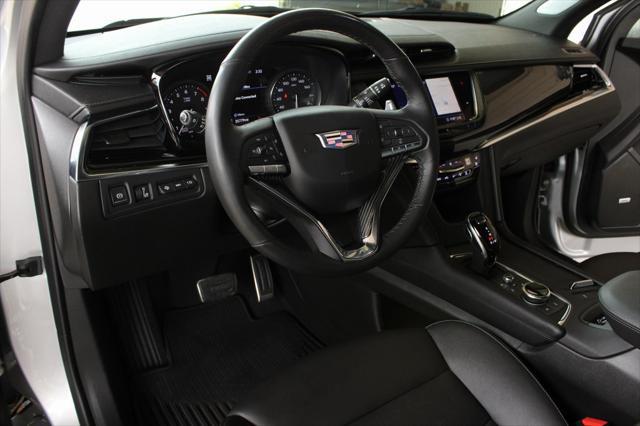 Photo of 2020 Radiant Silver Metallic Cadillac XT6