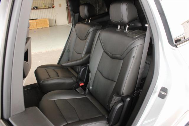 Photo of 2020 Radiant Silver Metallic Cadillac XT6