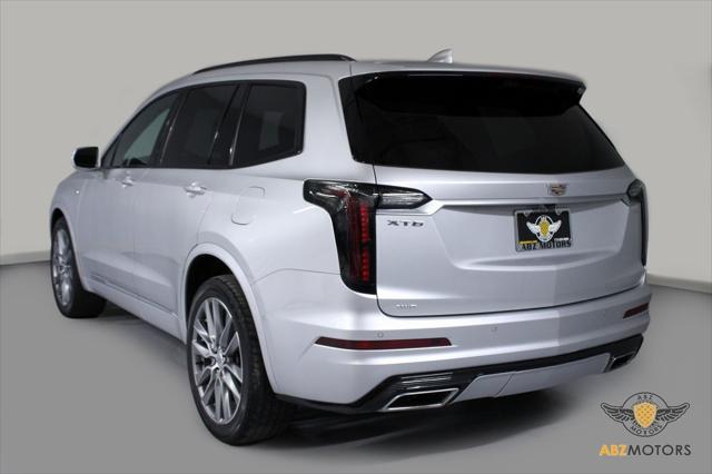 Photo of 2020 Radiant Silver Metallic Cadillac XT6