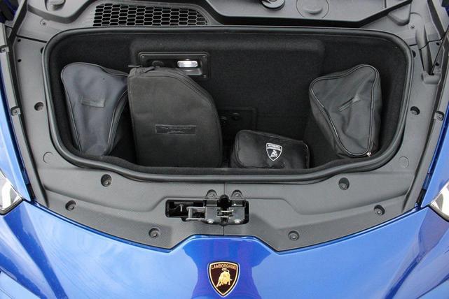 Photo of 2020 Blue Lamborghini Huracan EVO