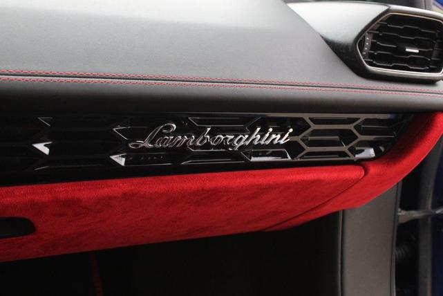 Photo of 2020 Blue Lamborghini Huracan EVO