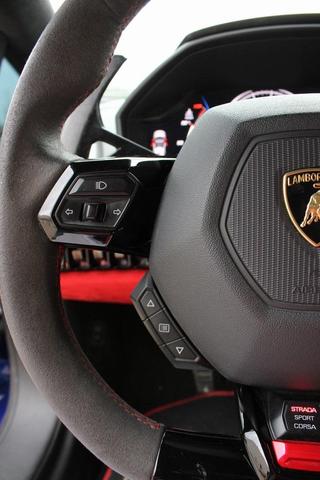 Photo of 2020 Blue Lamborghini Huracan EVO