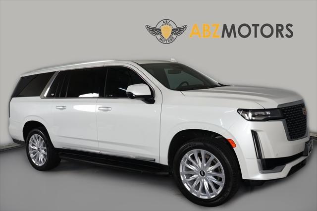 Photo of 2023 Crystal White Tricoat Cadillac Escalade ESV