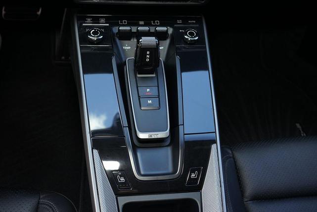 Photo of 2022 Black Porsche 911