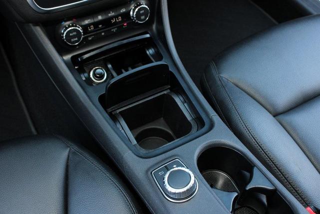 Photo of 2015 Silver Mercedes-Benz CLA-Class