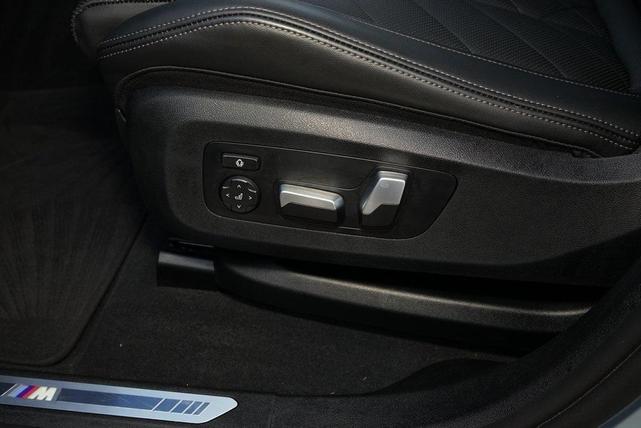 Photo of 2024 Gray BMW X6