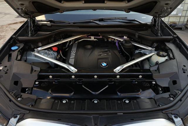 Photo of 2024 Gray BMW X6