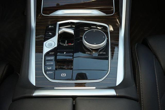 Photo of 2024 Gray BMW X6