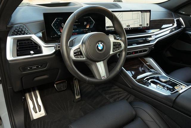 Photo of 2024 Gray BMW X6