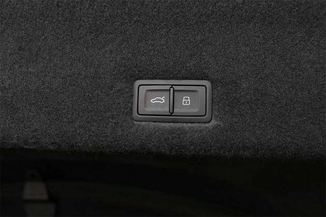Photo of 2022 GREEN Lamborghini Urus
