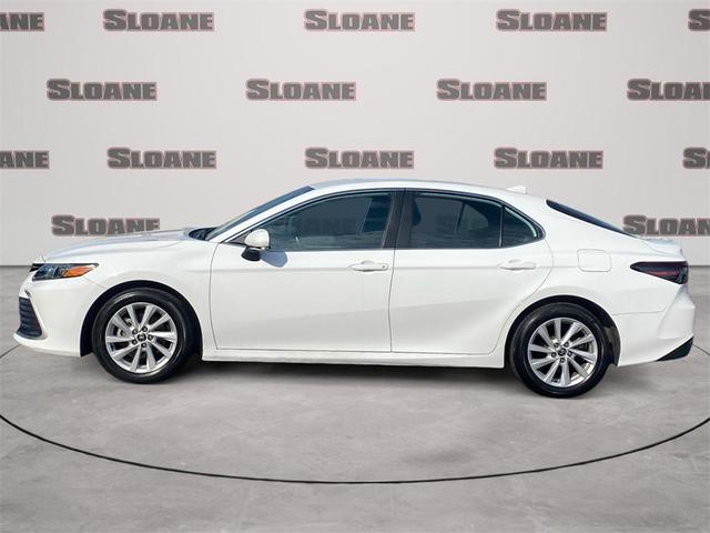Photo of 2022 White Toyota Camry