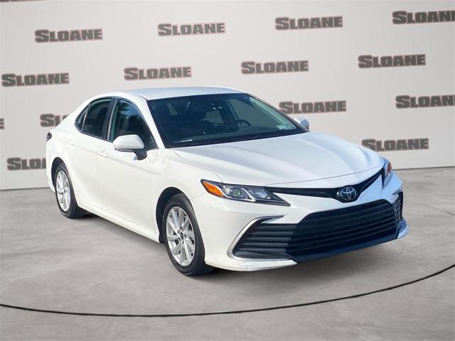 Photo of 2022 White Toyota Camry