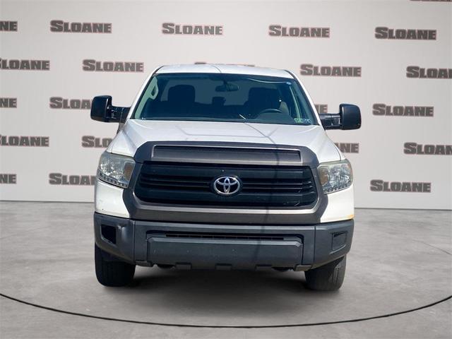 Photo of 2014 Super White Toyota Tundra