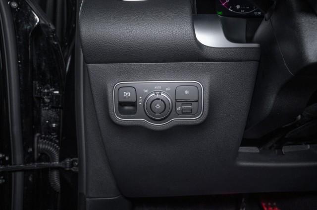 Photo of 2024 Starling Blue Metallic Mercedes-Benz GLB 250