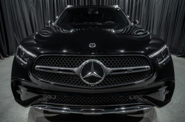 Photo of 2025 Black Mercedes-Benz GLC 300