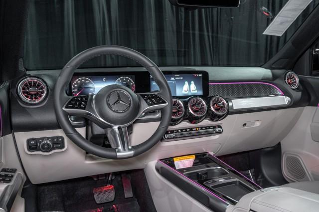 Photo of 2025 Night Black Mercedes-Benz GLB 250