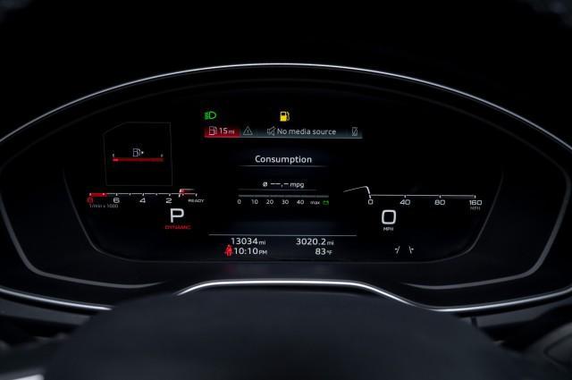 Photo of 2024 Arkona White Audi Q5