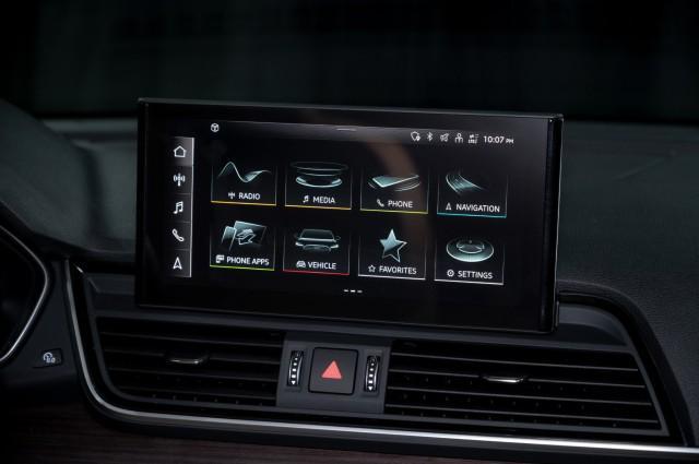 Photo of 2024 Arkona White Audi Q5