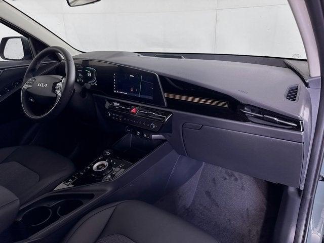 Photo of 2025 Cityscape Green Kia Niro Plug-In Hybrid