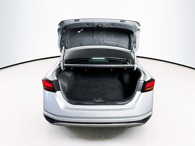 Photo of 2023 Brilliant Silver Metallic Nissan Altima