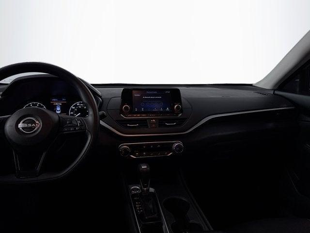Photo of 2023 Brilliant Silver Metallic Nissan Altima