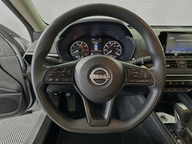 Photo of 2023 Brilliant Silver Metallic Nissan Altima