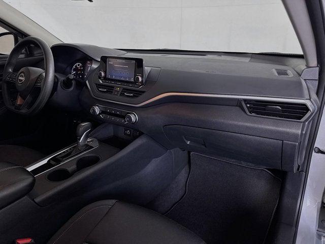 Photo of 2023 Brilliant Silver Metallic Nissan Altima