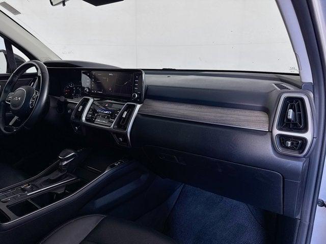 Photo of 2022 Sparkling Silver Kia Sorento